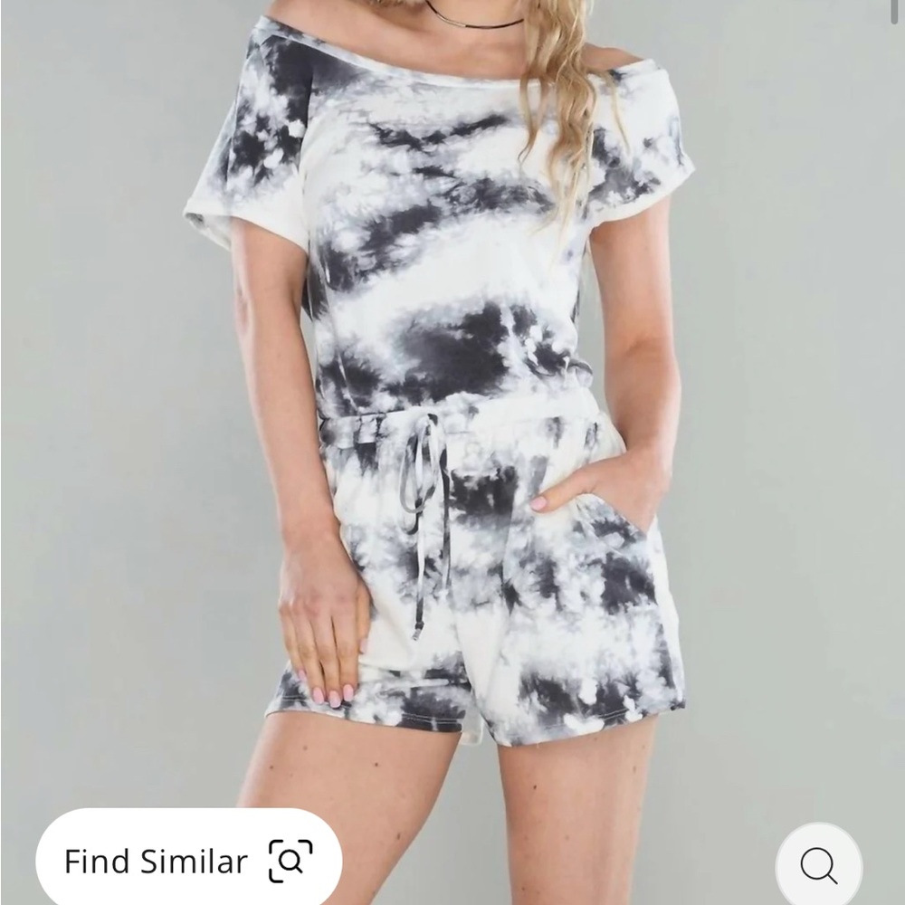 Le Lis Tye Dye Romper